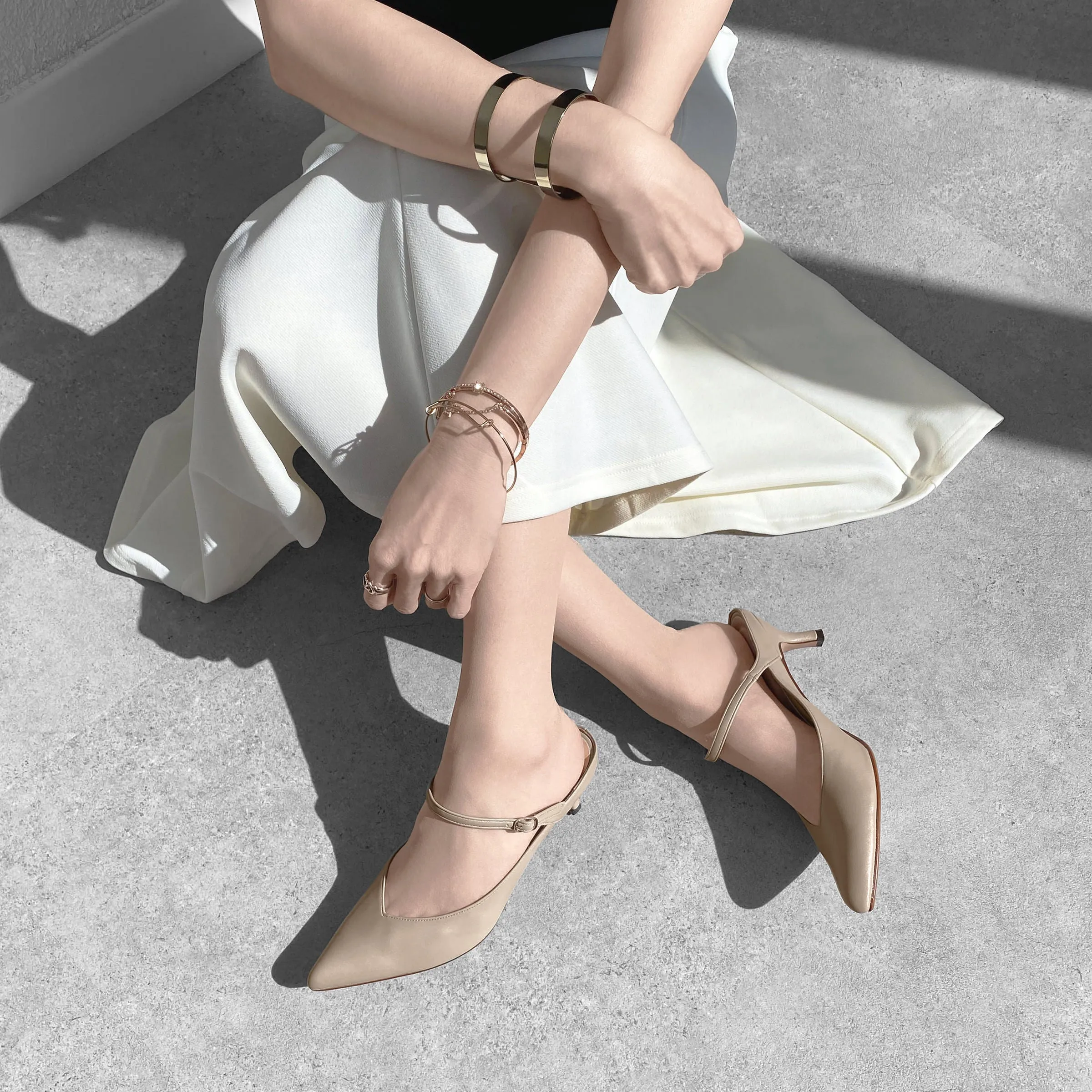 15% OFF: 2024SS: Mule-style pumps with instep straps (m55216) beige