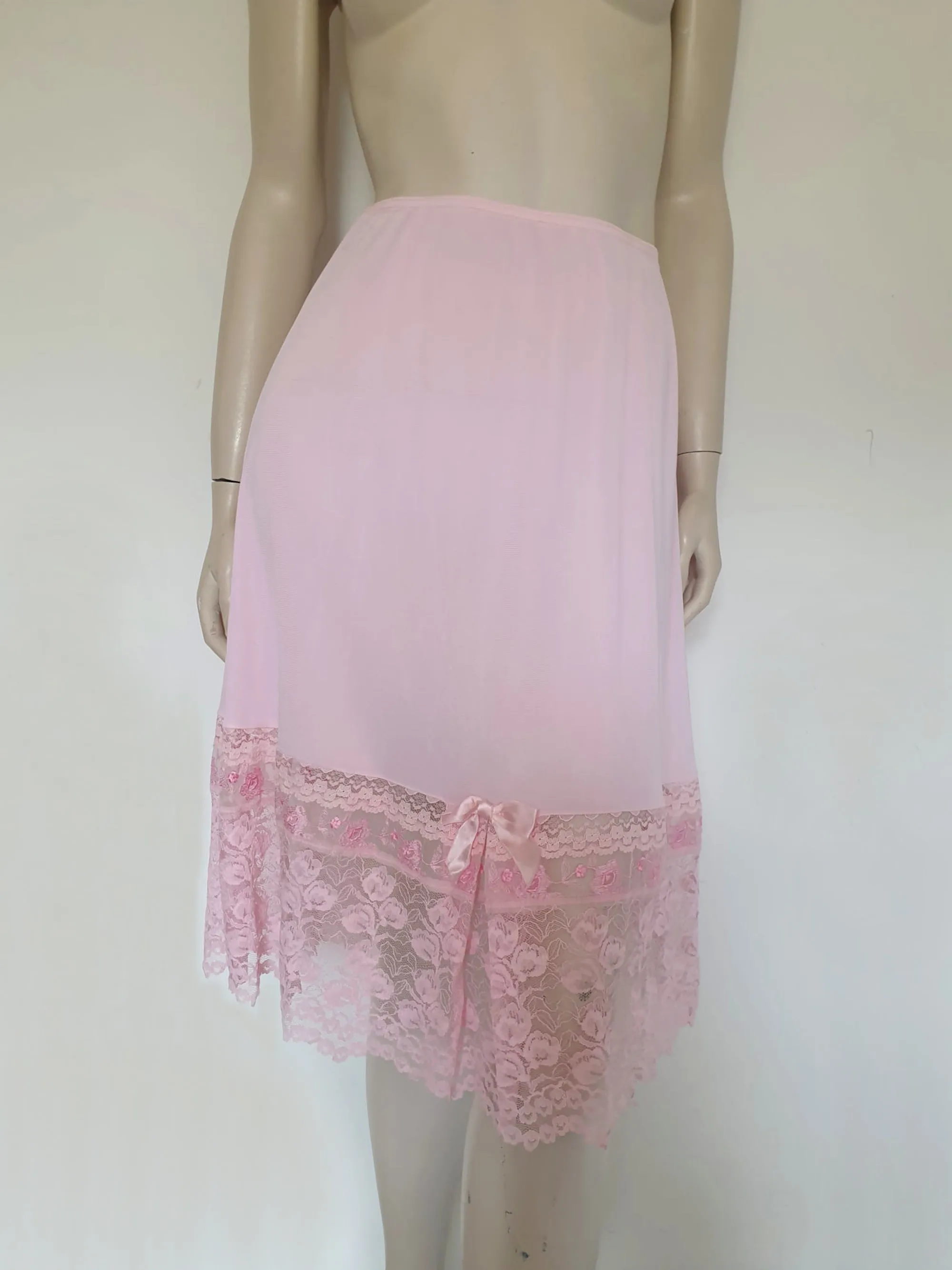 1950s-1960s Pink Half Slip With Lacy Border - M