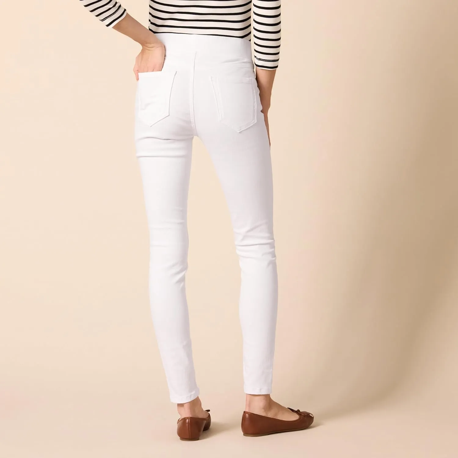 Amazon Essentials Women's Mid-Rise Stretch Pull-On Jegging (Available in Plus Size)