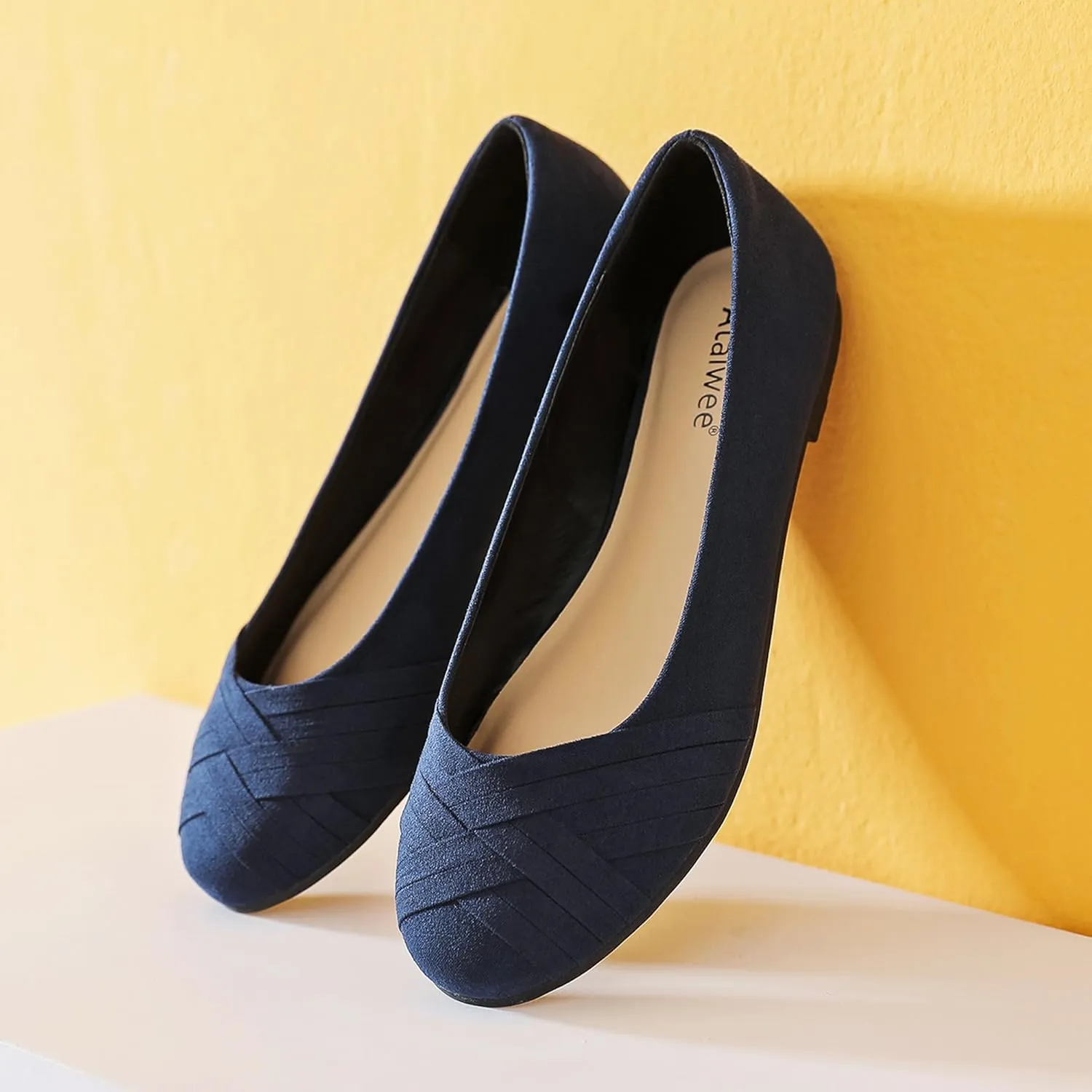 Ataiwee Women's Wide Width Flats Shoes - Casual Comfortable Round Toe Plus Size Ballet Shoes.