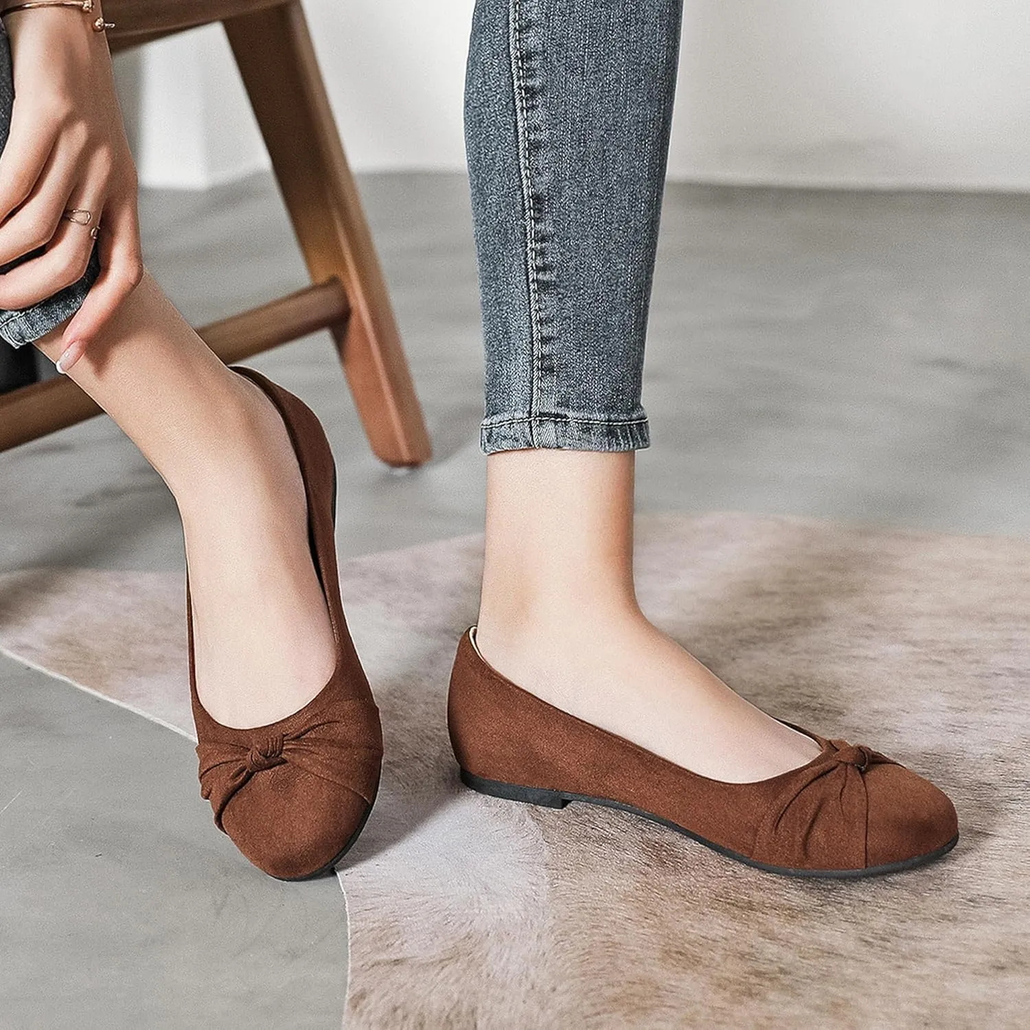 Ataiwee Women's Wide Width Flats Shoes - Ladies Cute and Comfortable Dress Ballet Shoes.