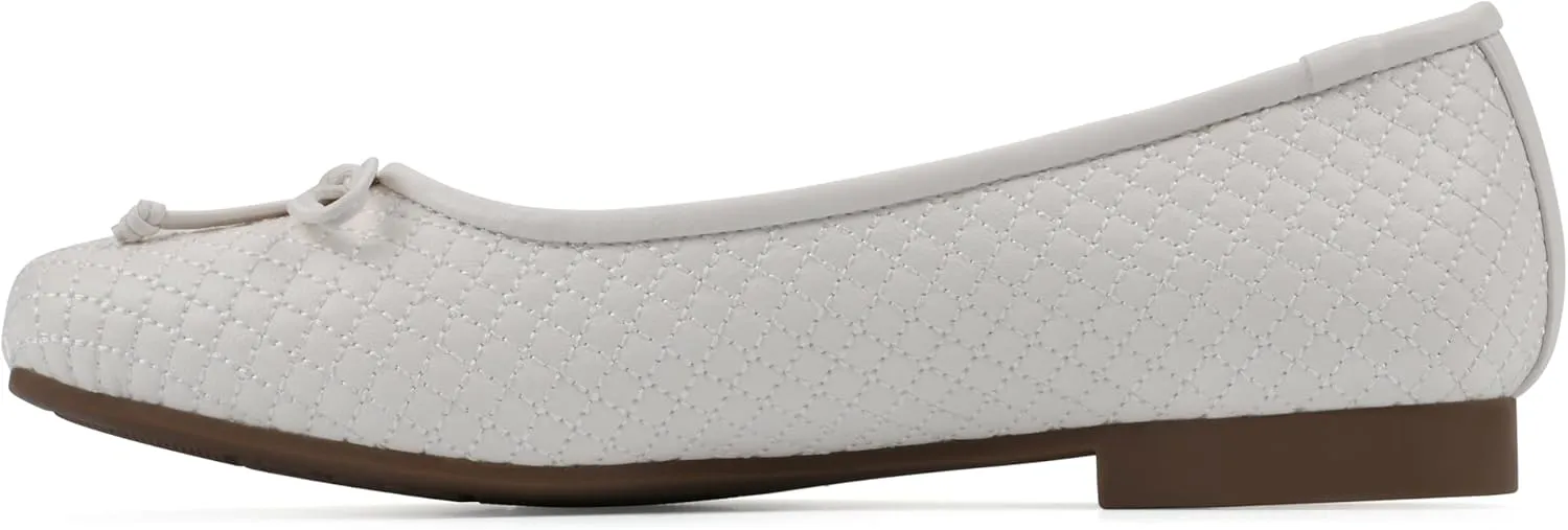 CLIFFS BY WHITE MOUNTAIN Women's Bessy Quilted Ballet Flat