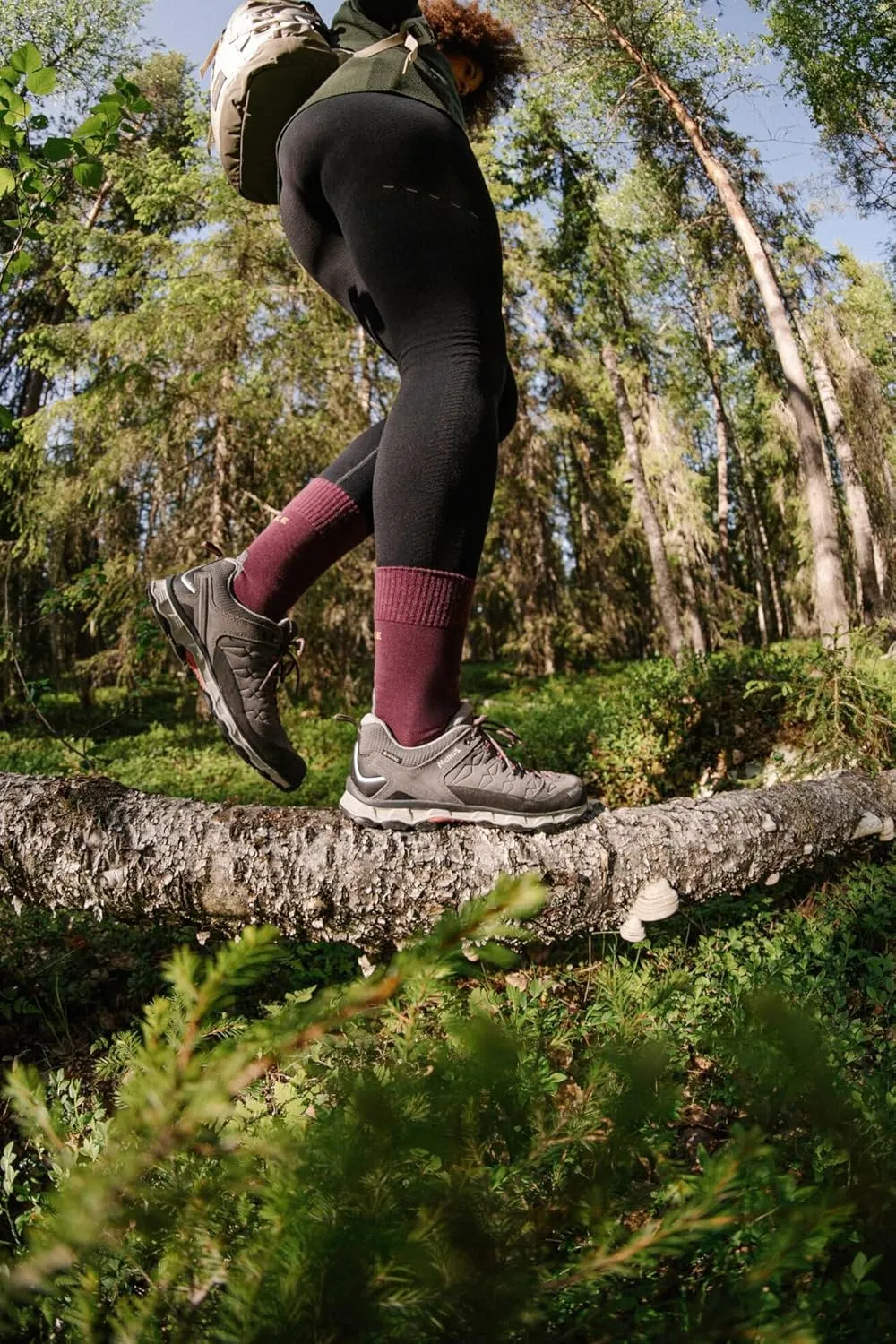 FALKE Women's TK5 Wander Hiking Socks, Crew Length, Light Padding, Athletic Sock, Breathable Quick Dry, Merino Wool, 1 Pair