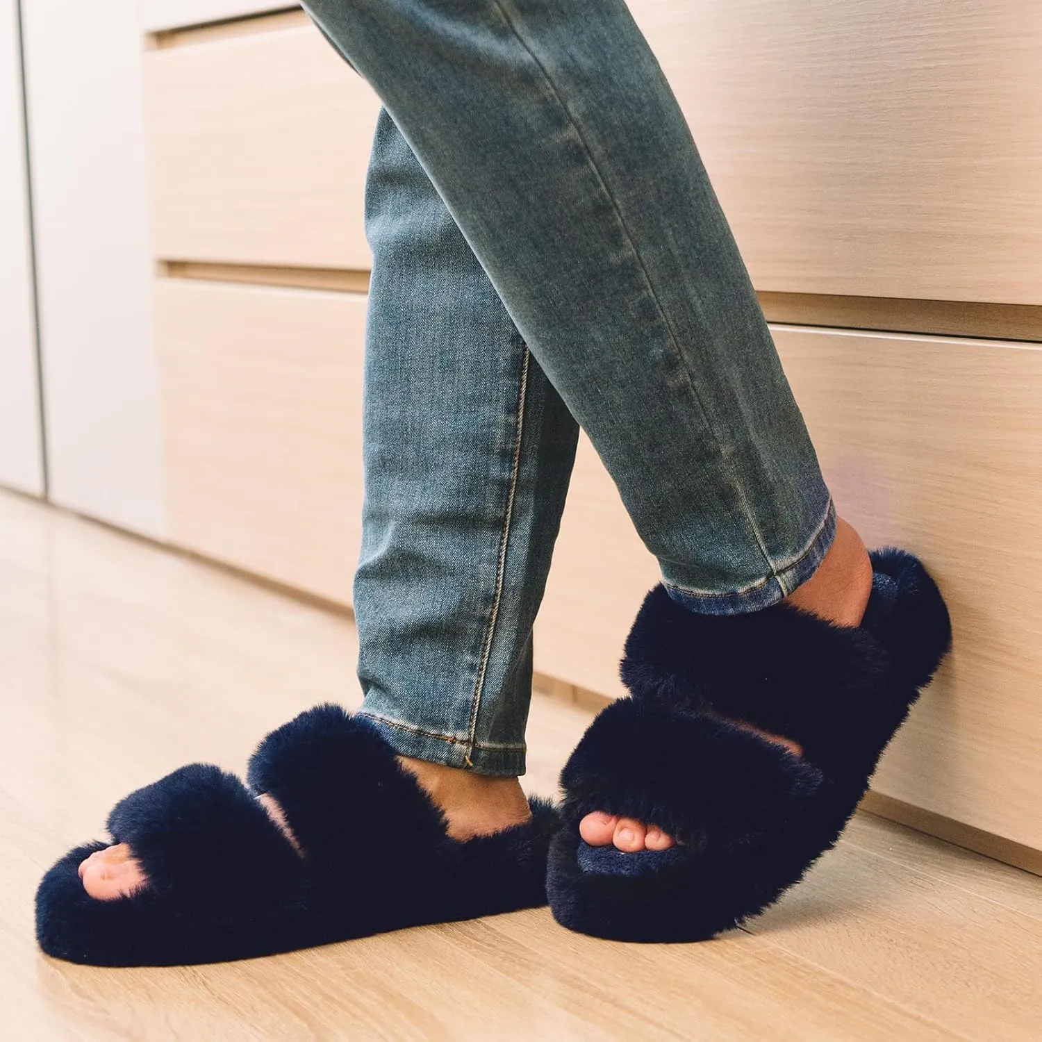 FamilyFairy Women's Fluffy Faux Fur Slippers Comfy Open Toe Two Band Slides with Fleece Lining and Rubber Sole