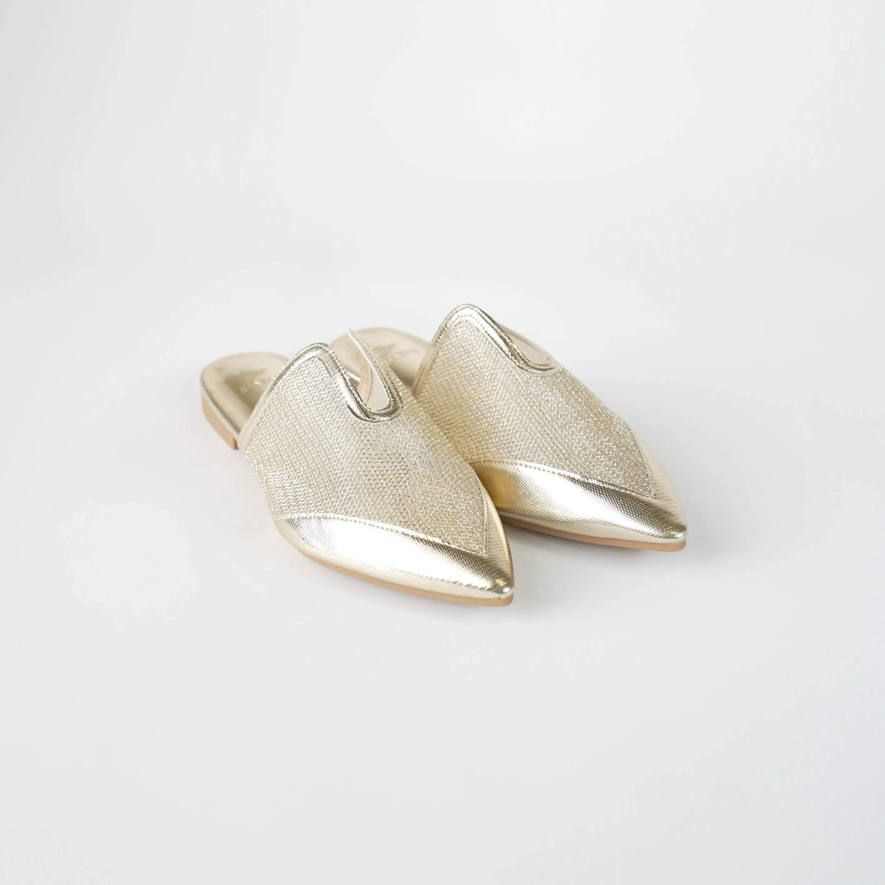 Flat mule