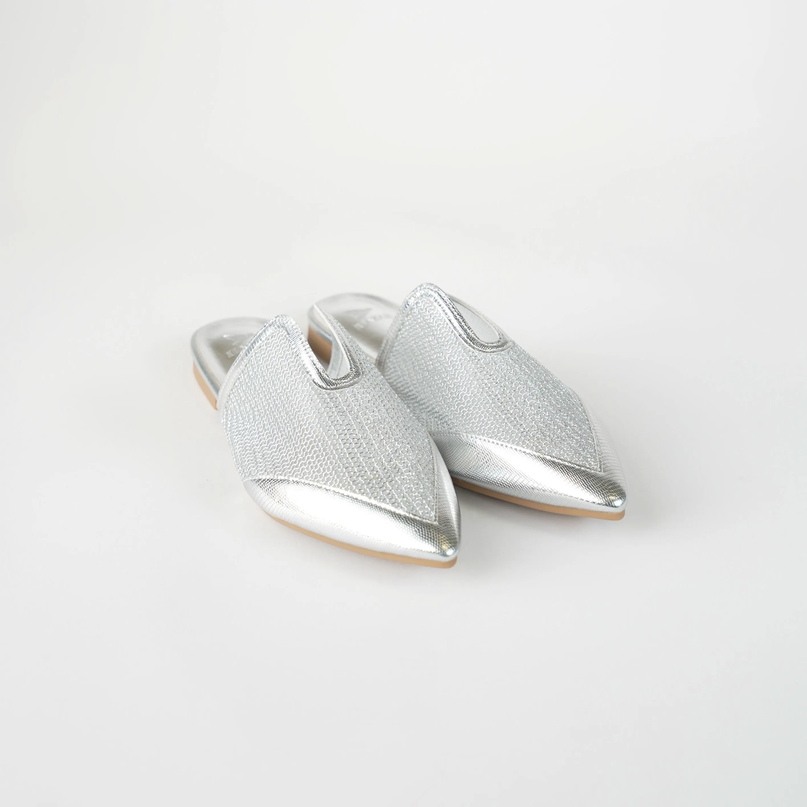 Flat mule