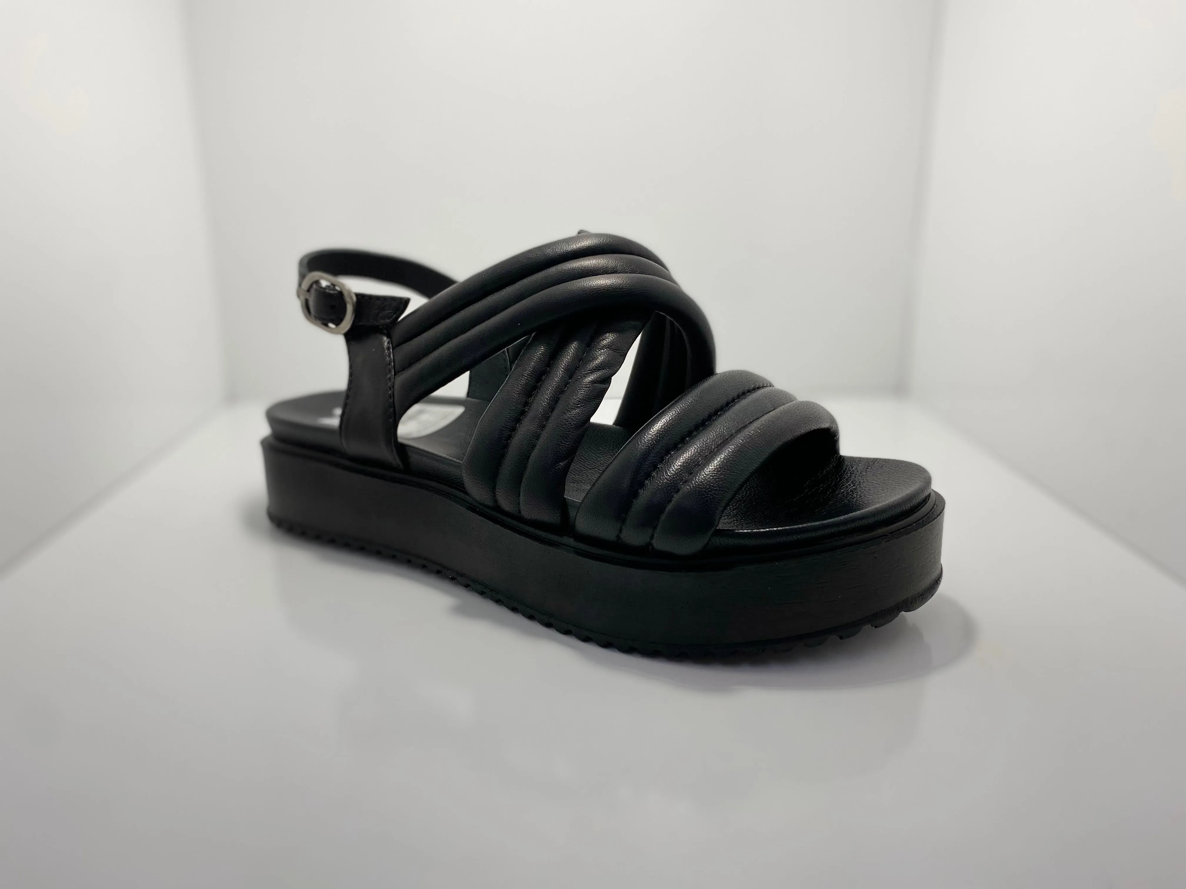 Genesis Soft Padded Leather Sandal AT-538