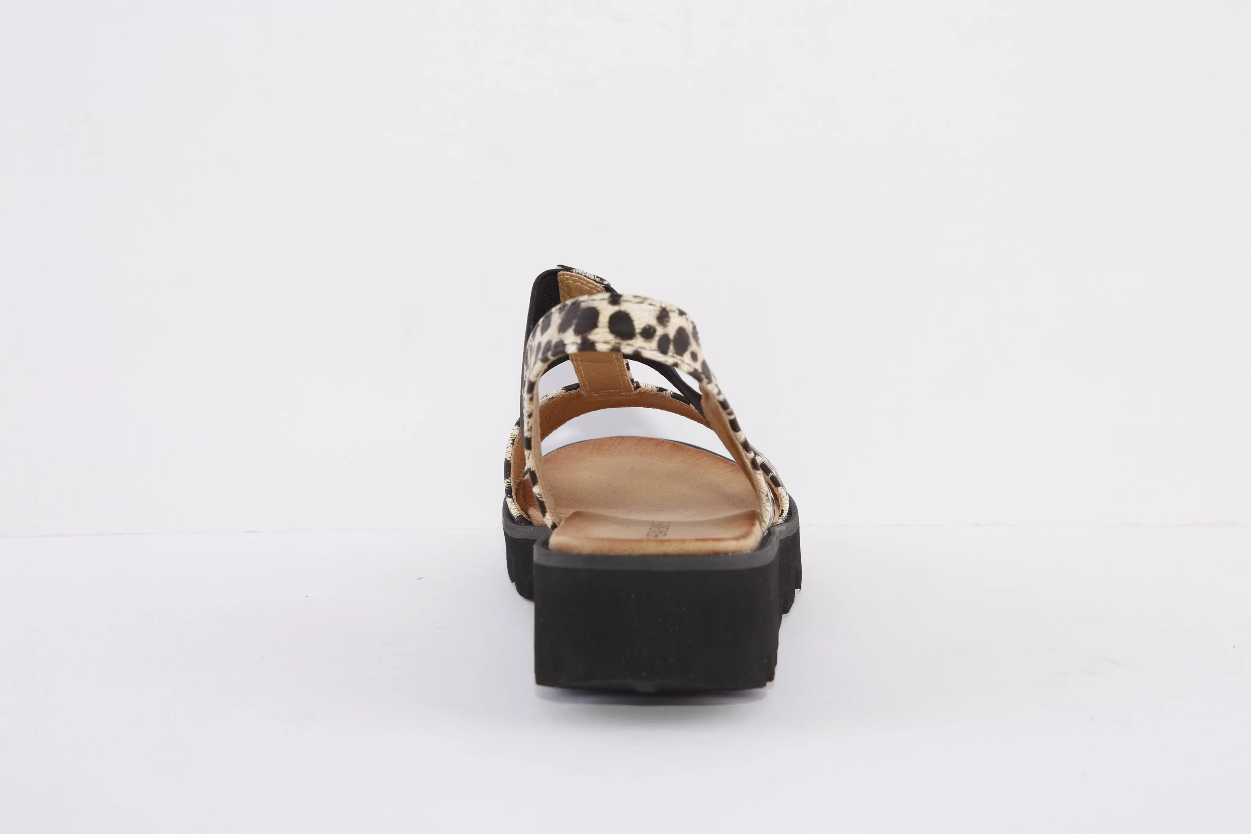 HEAVENLY FEET - RITZ CHUNKY FLAT FASHION SANDAL - LEOPARD PRINT/BLACK