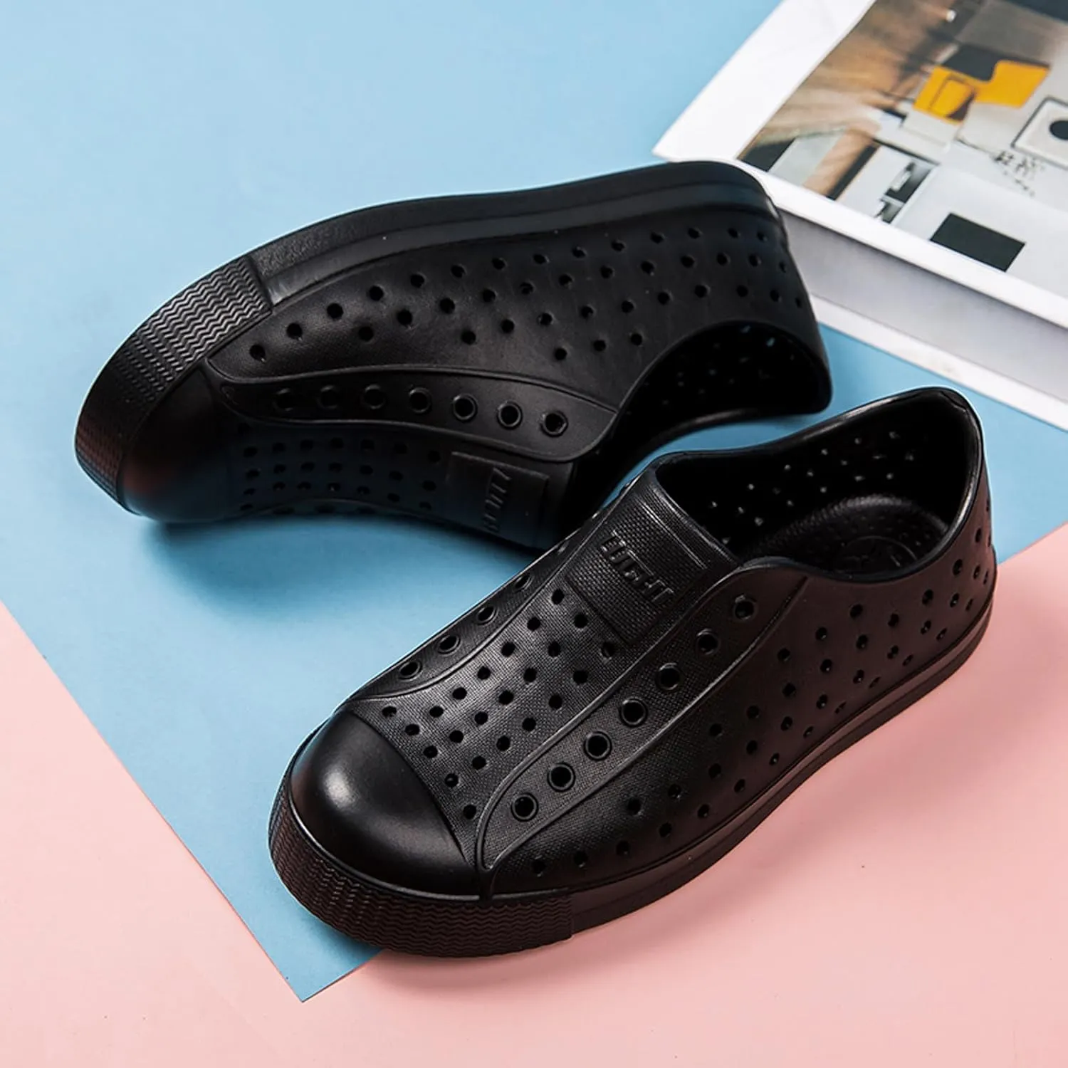 Kids’ Colorful Slip-On Garden Clogs, Lightweight Waterproof & Breathable Shoes with Non-Slip Sole, Available in Fun Colors for Outdoor Play, Beach, and Everyday Adventures