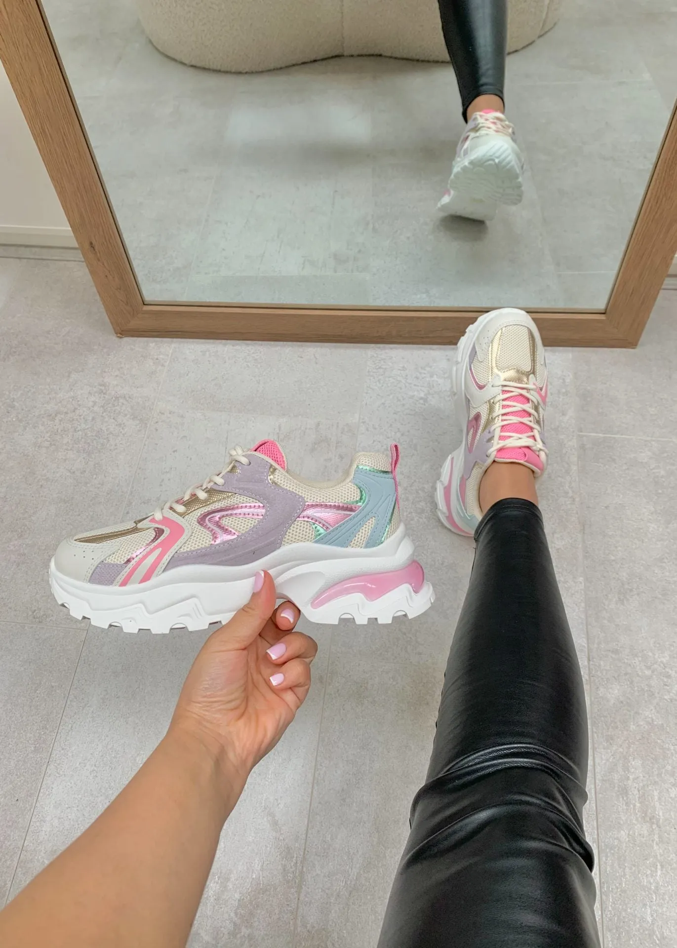 Lio | Glow Chunky Sneakers