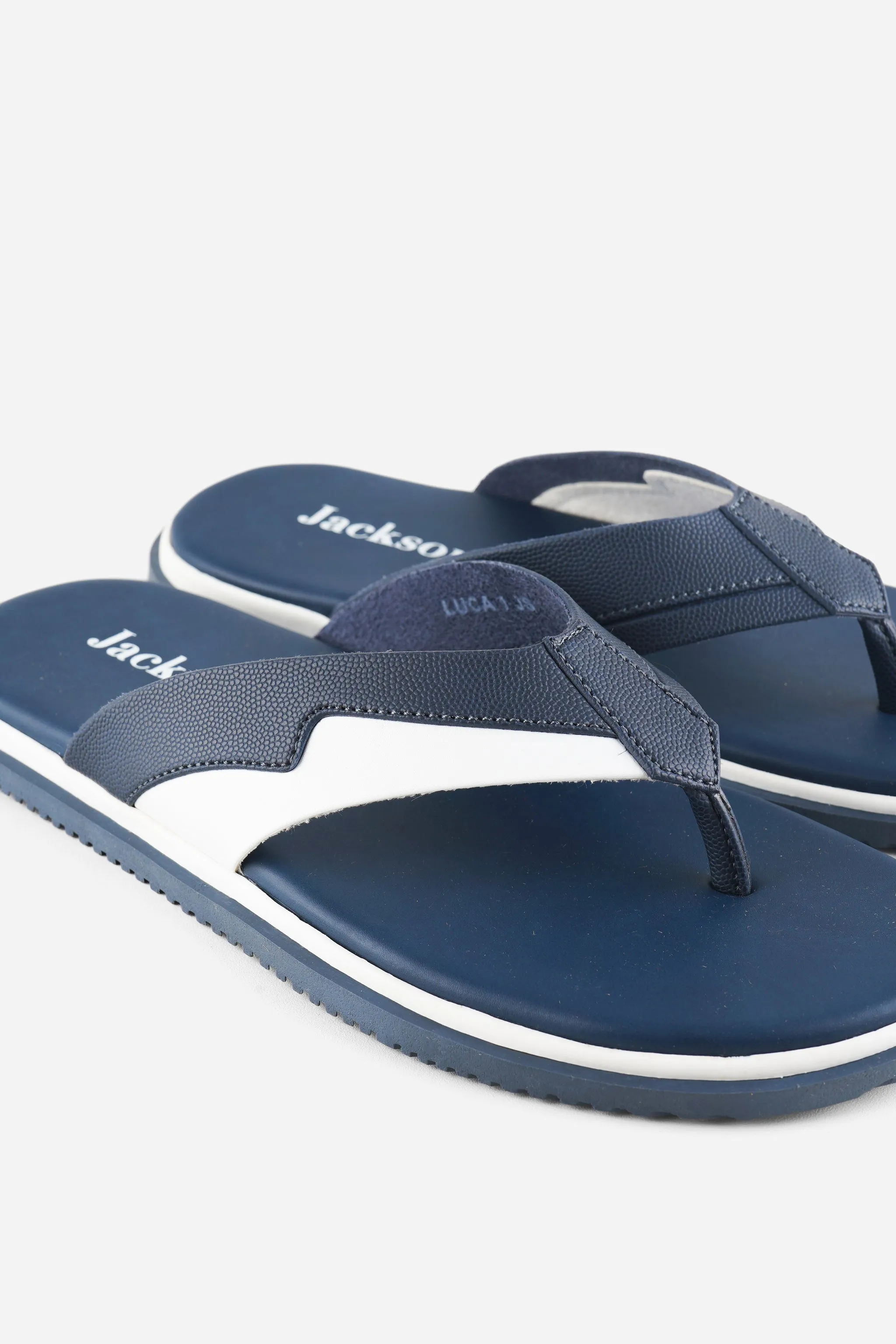 Luca 1JS