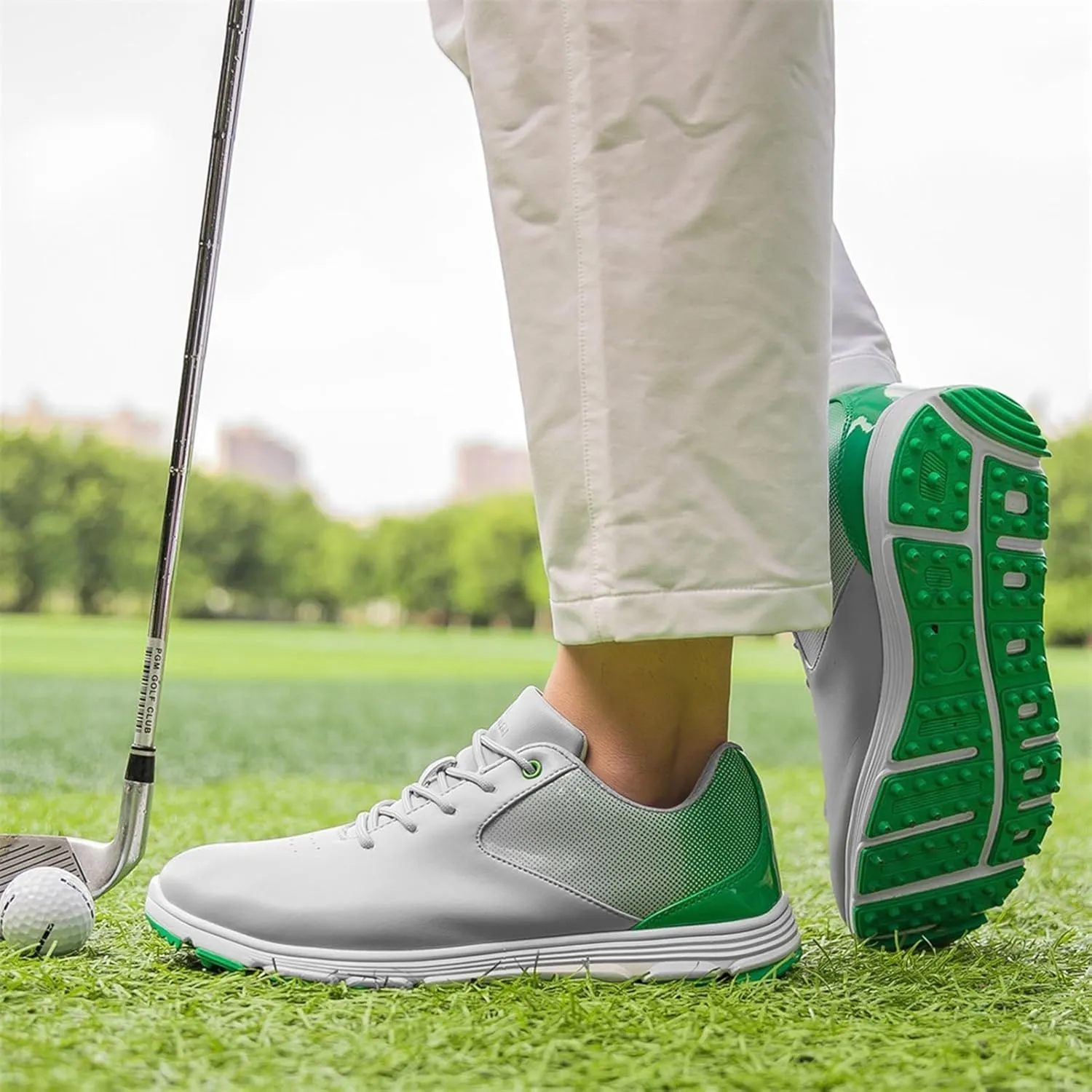 Men's Golf Shoes,Professional Lightweight Waterproof Golf Shoes Mens,Outdoor Trainers Breathable Golf Shoes Mens Spikeless,with Lace Up Design,All Weather Breathability