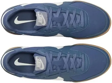 Nike Women's Terra Manta Sneaker
