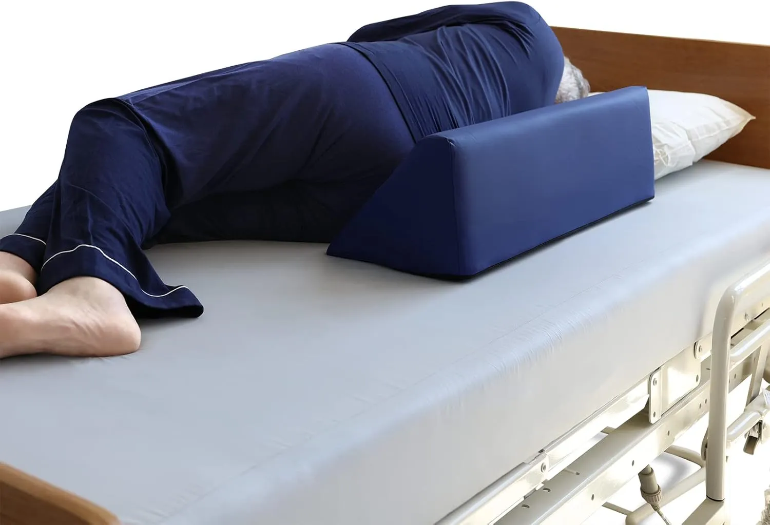 NYOrtho Positioning Wedge 40° – Bed Wedge Pillow for Pressure Relief & Alignment – Multi-Angle Cushion for Bedridden Patients, Hip, Coccyx, Spine Support, Water-Resistant – 28x10x8x2 in
