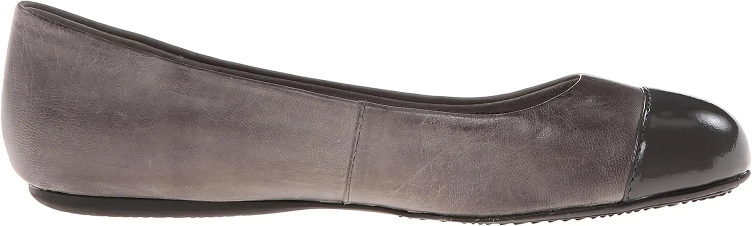 SoftWalk Womens Napa Ballet Flat