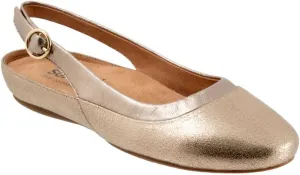 SoftWalk Women's Sheffield Ballet Flat