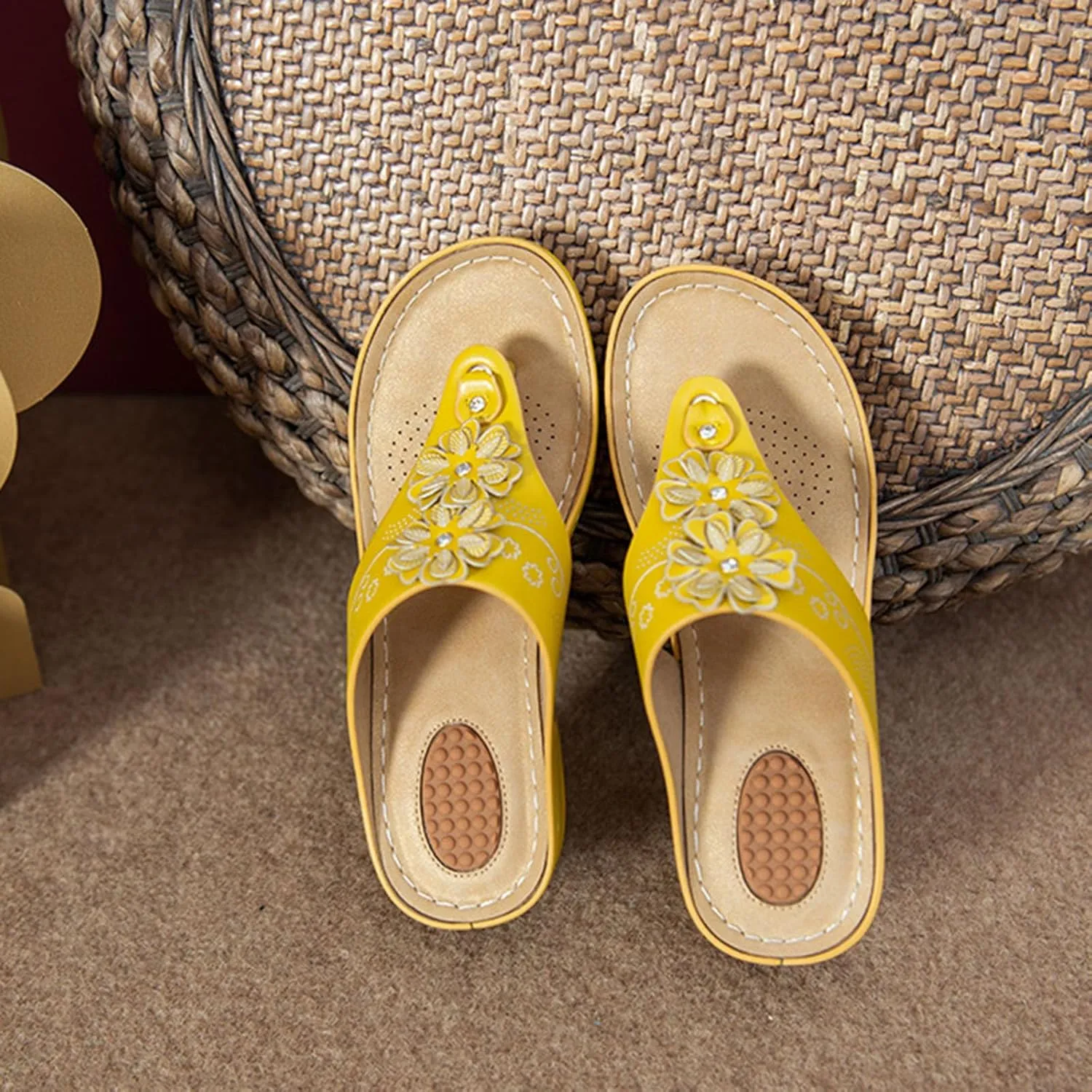 Women Boho Wedge Flip Flops Arch Support Summer Thong Sandals Flower Decor Clip Toe Slipper Beach Vacation Sandal Shoes