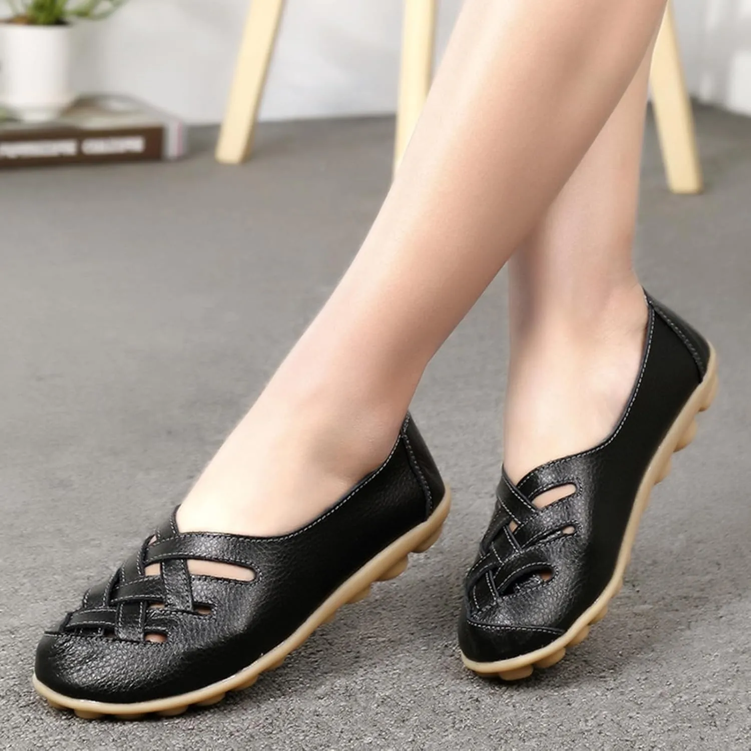 Women's Comfort Walking Casual Flat Loafer Orthopedic Breathable Leather Comfortable Hollow Soft Flats Sandals Vacation Walking Shoes Women Slip-On Indoor Outdoor