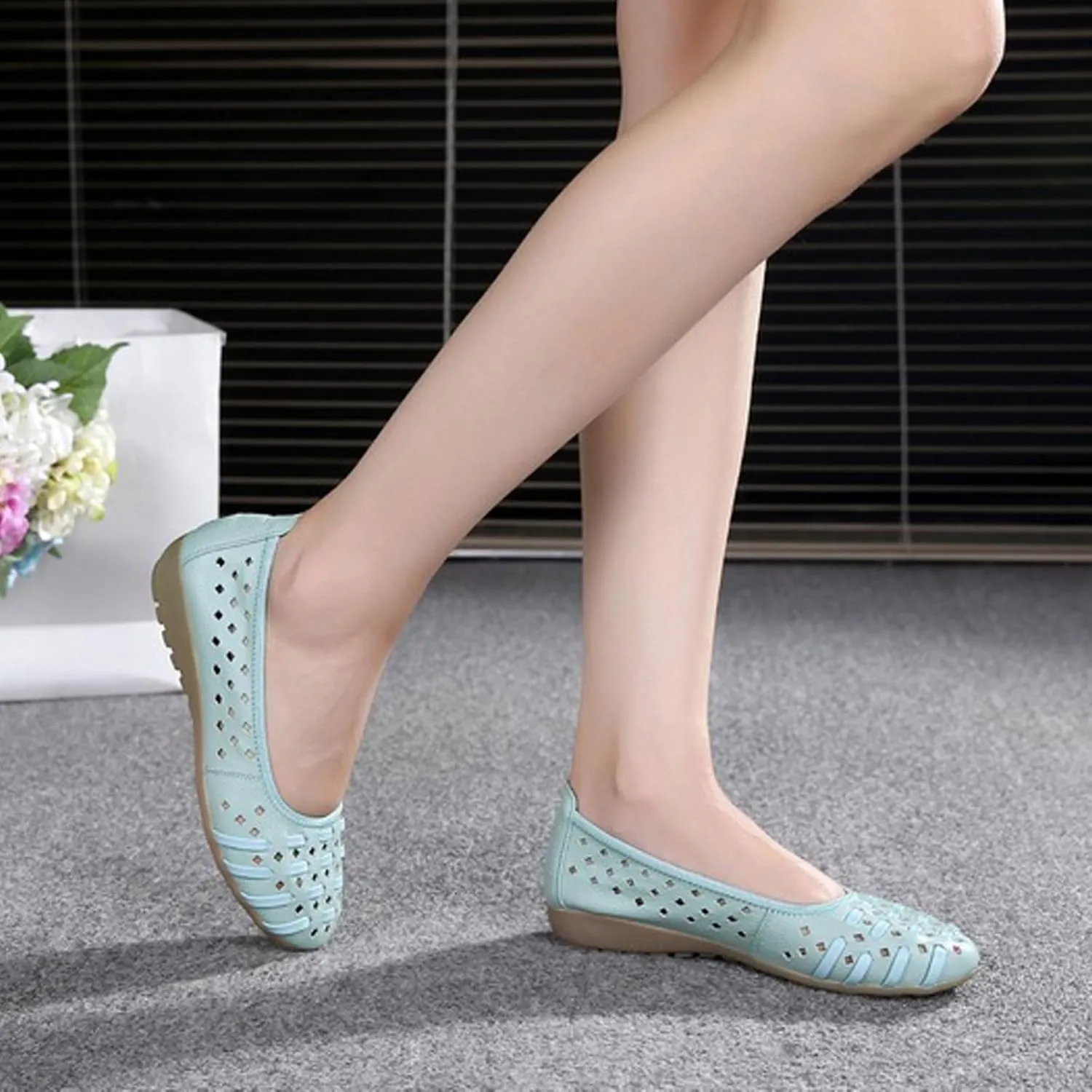 Women's Cowhide Cutout Soft Sole Loafers,Breathable Comfortable Slip On Driving Shoes Casual Walking Shoes