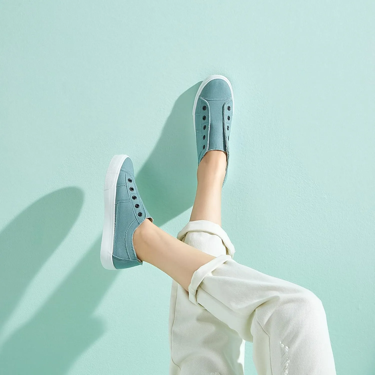 Women's Slip on Shoes Non Slip Fashion Canvas Sneakers Low Top Casual Shoes