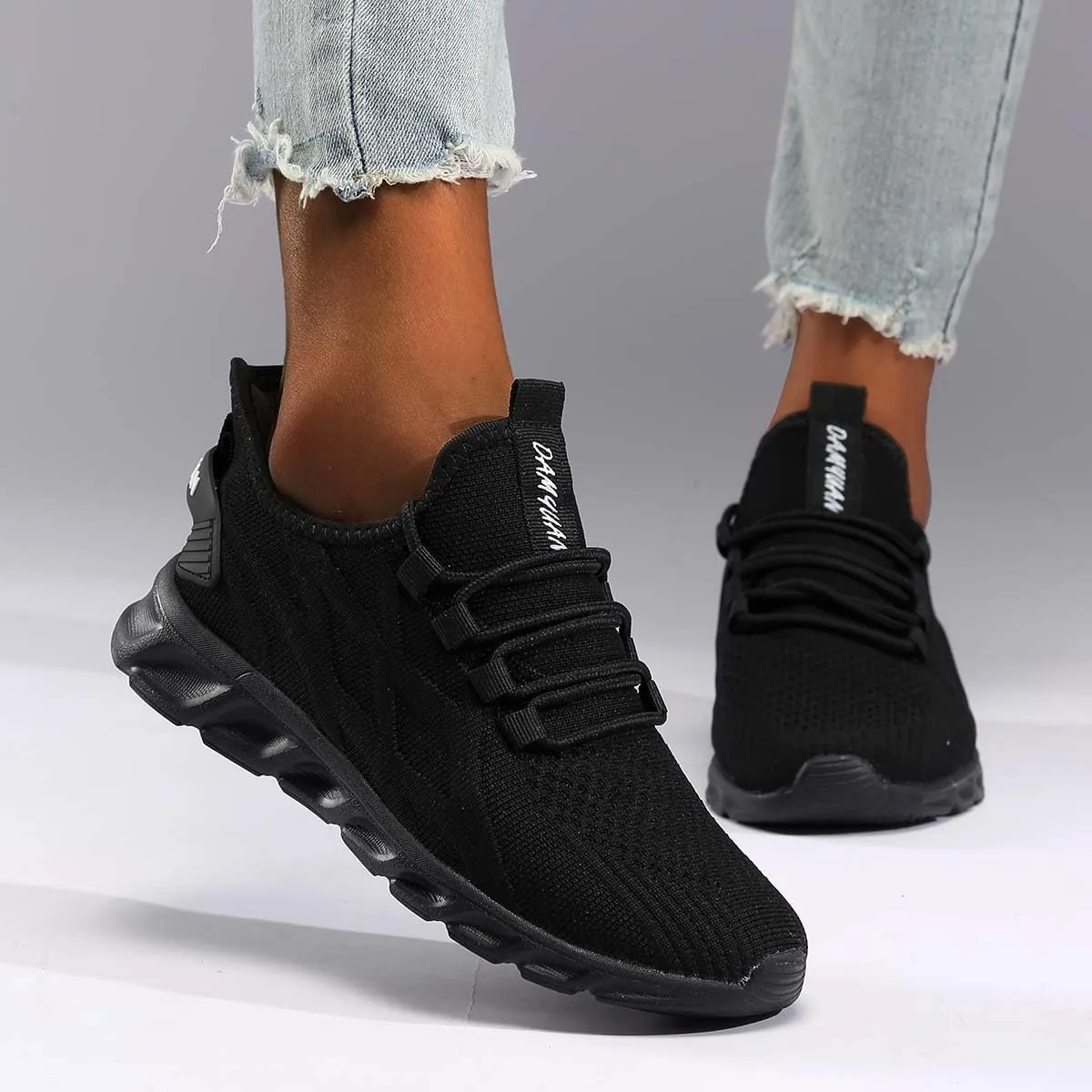 Women's Walking Shoes Slip On Tennis Sneakers Gym Workout Lightweight Non Slip Mesh Breathable Running Shoes for Women