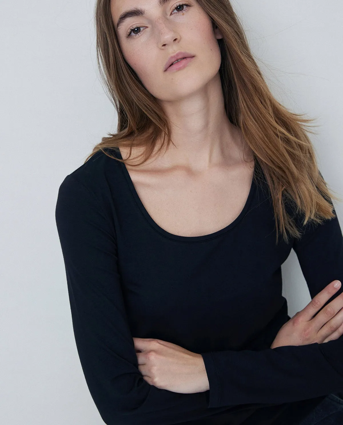 Yerse Thin Flat-Knit Top